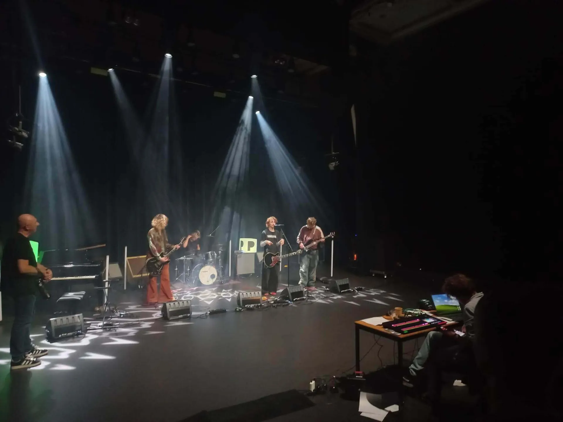 De band Røsted treedt op tijdens de start van Popspot NL