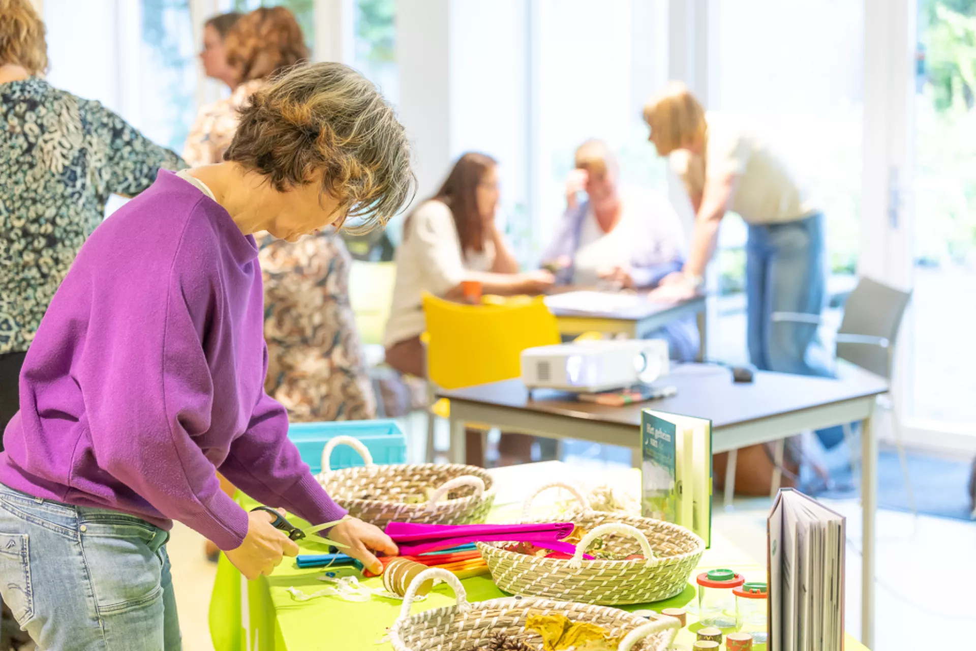 Docenten bezig tijdens kinderboekenweek 